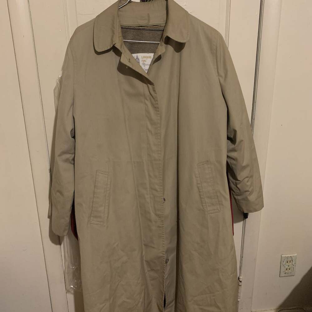 Vintage London Fog Mens Trench Coat Size 46 Reg. (Missing Removeable fur lining)